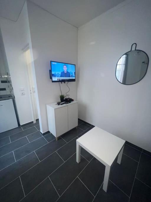 Studio Cosy Refait A Neuf Levallois Luaran gambar